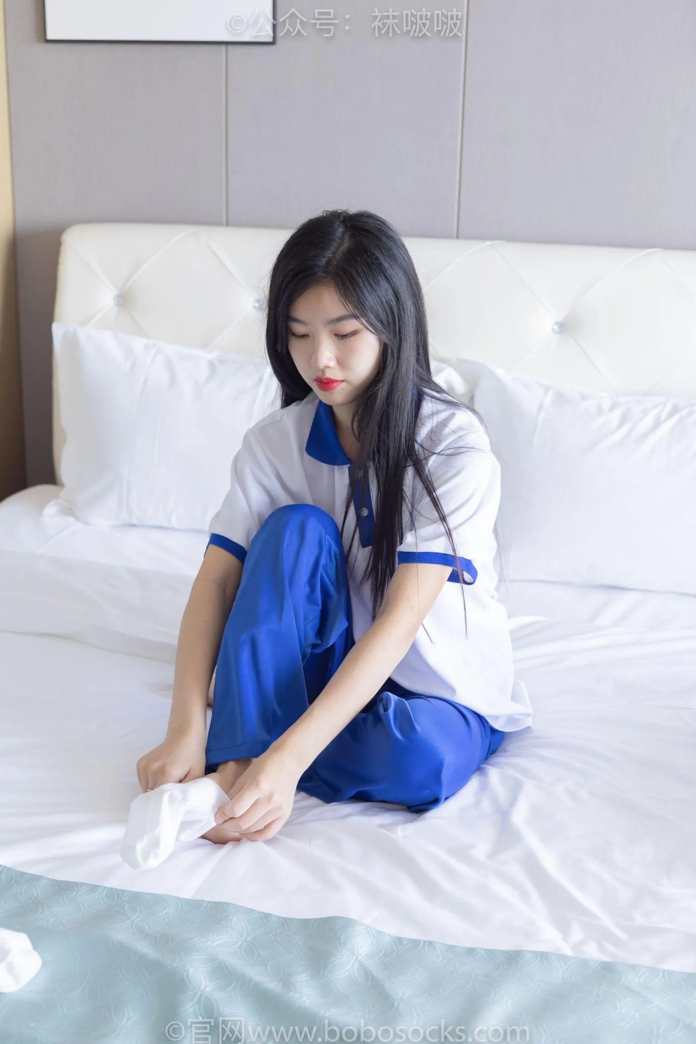 [BoBoSocks袜啵啵]NO.039 小奶熊-校服、vans帆布鞋、短白棉袜、裸足 [154P]插图6